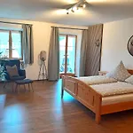 Çiftlik konaklama Bauernhof Landsamer Aschau im Chiemgau